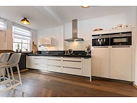 Keuken met apparatuur