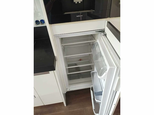 Keuken met apparatuur - afbeelding 14 van  26