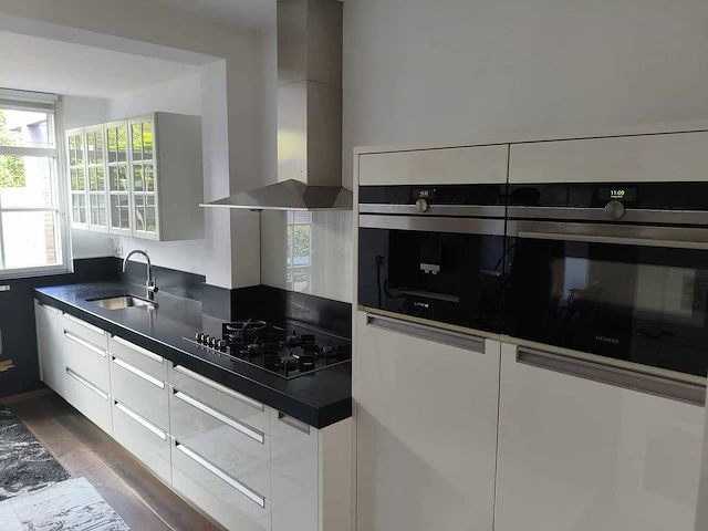 Keuken met apparatuur - afbeelding 20 van  26