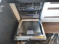Keuken met apparatuur - afbeelding 21 van  26