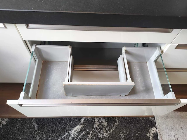 Keuken met apparatuur - afbeelding 22 van  26
