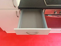 Keuken met apparatuur - afbeelding 22 van  24