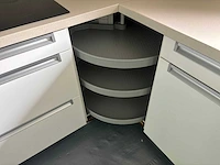 Keuken met apparatuur - afbeelding 6 van  24