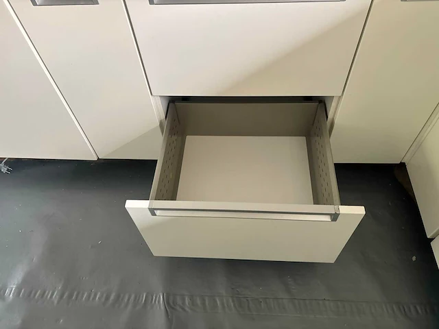 Keuken met apparatuur - afbeelding 7 van  24