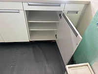 Keuken met apparatuur - afbeelding 14 van  24