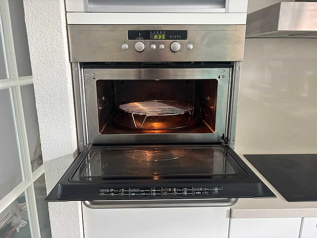 Keuken met apparatuur - afbeelding 23 van  24