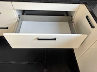 Keuken met apparatuur - afbeelding 4 van  23