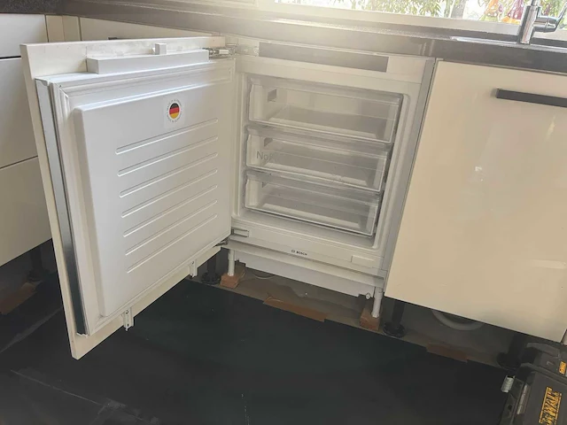 Keuken met apparatuur - afbeelding 9 van  23