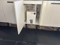 Keuken met apparatuur - afbeelding 13 van  23