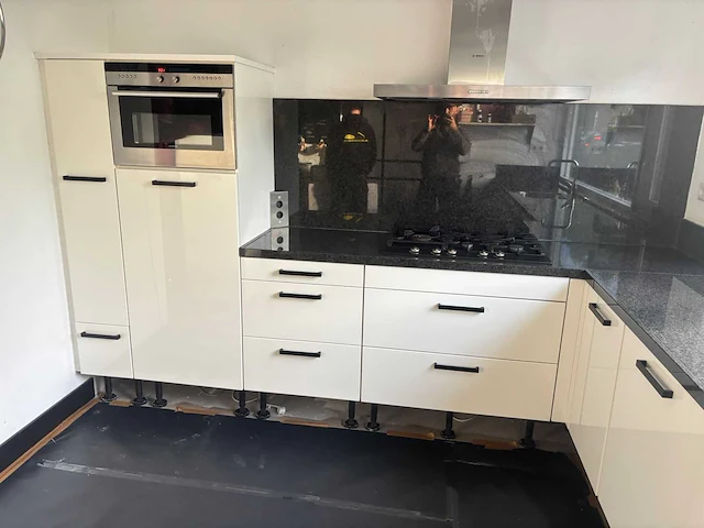 Keuken met apparatuur - afbeelding 11 van  23