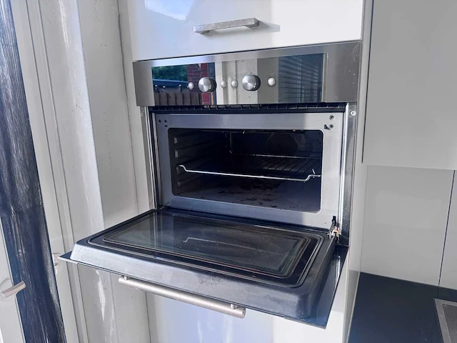Keuken met apparatuur - afbeelding 7 van  27