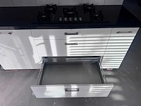 Keuken met apparatuur - afbeelding 13 van  27