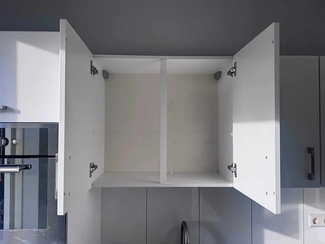 Keuken met apparatuur - afbeelding 16 van  27