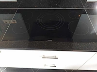 Keuken met apparatuur - afbeelding 3 van  26