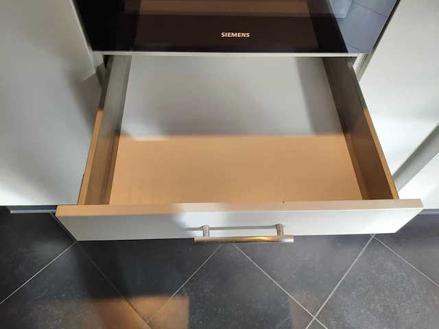 Keuken met apparatuur - afbeelding 22 van  26
