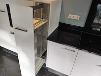 Keuken met apparatuur - afbeelding 25 van  26
