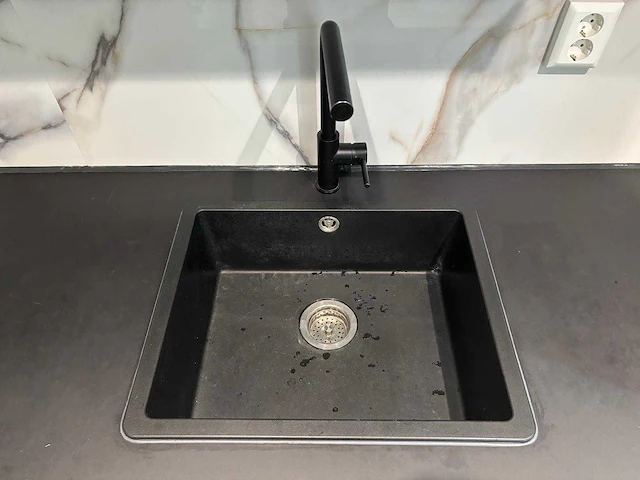 Keuken met apparatuur - afbeelding 6 van  38