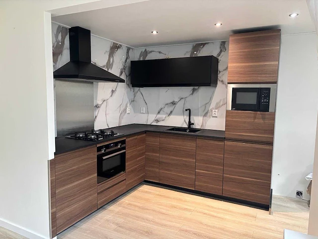 Keuken met apparatuur - afbeelding 2 van  38