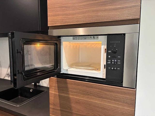 Keuken met apparatuur - afbeelding 28 van  38