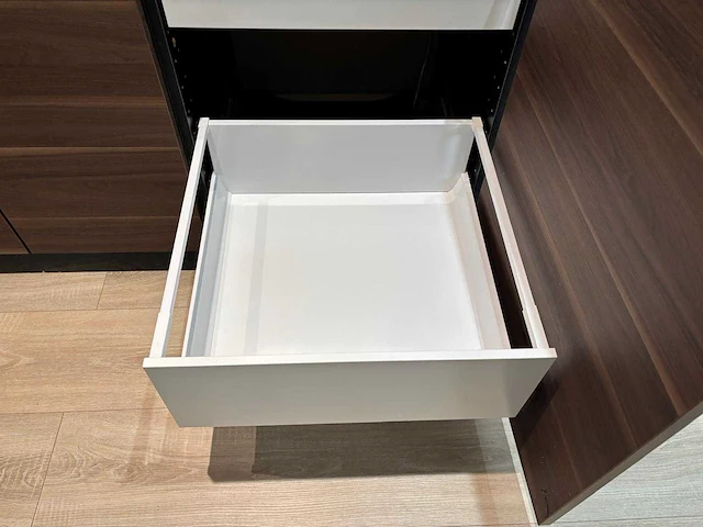 Keuken met apparatuur - afbeelding 31 van  38