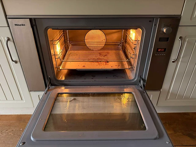 Keuken met apparatuur - afbeelding 7 van  26