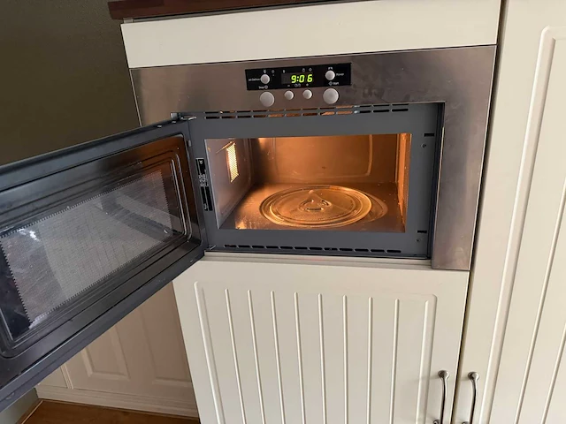 Keuken met apparatuur - afbeelding 10 van  26