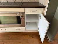 Keuken met apparatuur - afbeelding 11 van  26