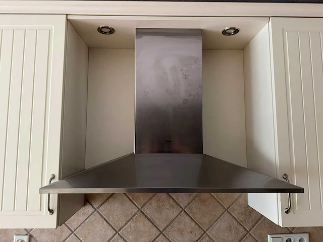 Keuken met apparatuur - afbeelding 13 van  26