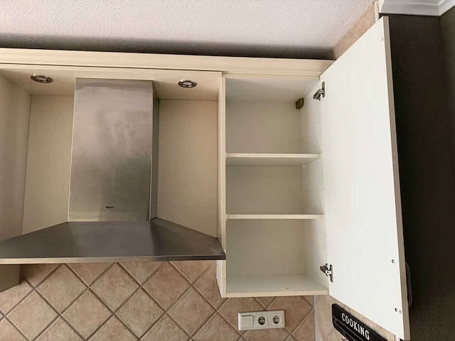 Keuken met apparatuur - afbeelding 26 van  26