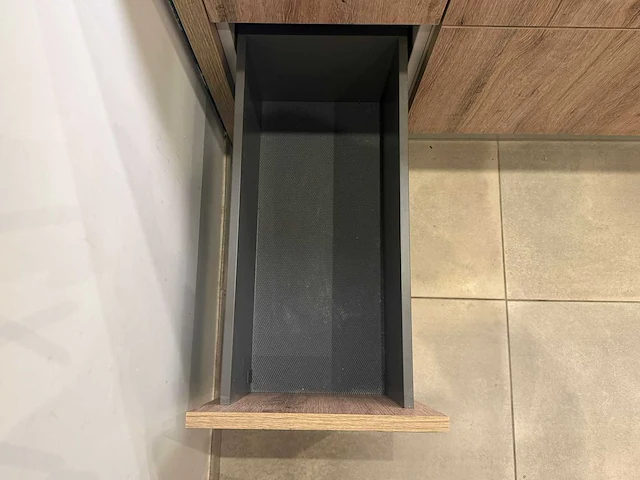 Keuken met apparatuur - afbeelding 30 van  43