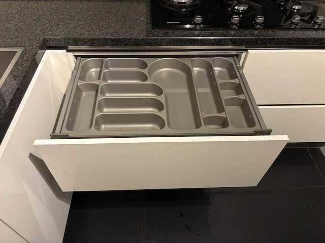 Keuken met apparatuur - afbeelding 1 van  3