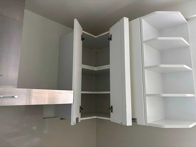 Keuken met apparatuur - afbeelding 10 van  24