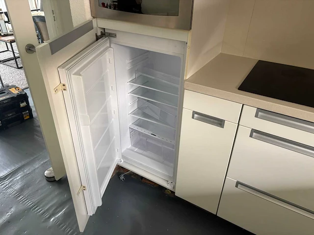 Keuken met apparatuur - afbeelding 2 van  24