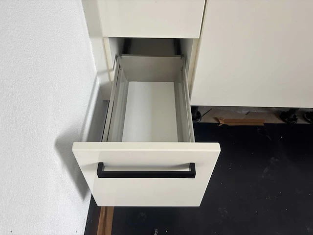 Keuken met apparatuur - afbeelding 3 van  23
