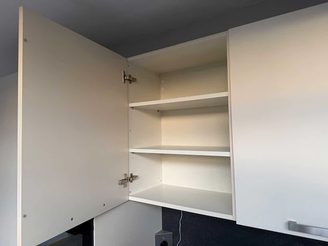 Keuken met apparatuur - afbeelding 6 van  27