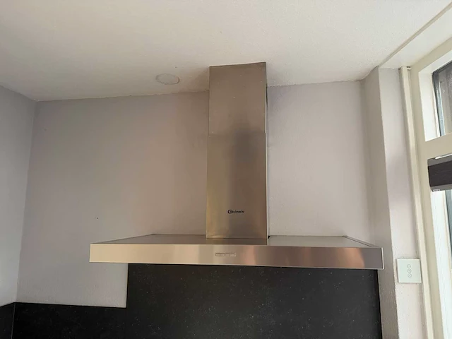Keuken met apparatuur - afbeelding 15 van  27