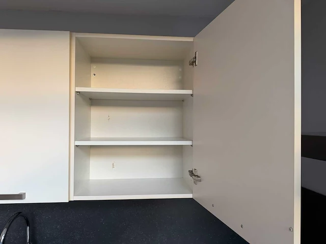 Keuken met apparatuur - afbeelding 22 van  27