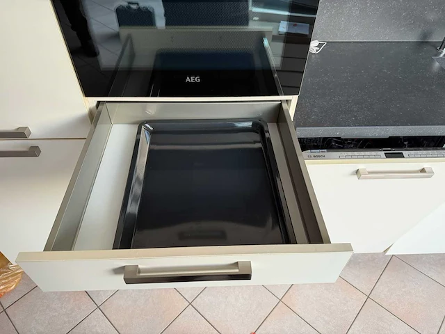 Keuken met apparatuur - afbeelding 25 van  27