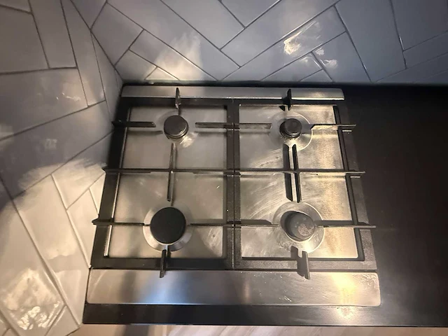 Keuken met apparatuur - afbeelding 13 van  25