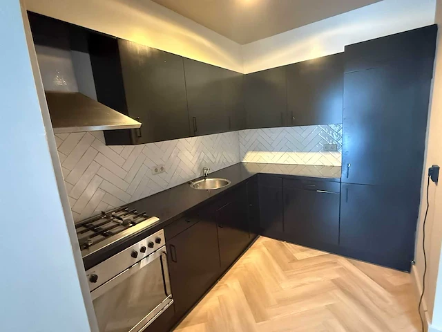 Keuken met apparatuur - afbeelding 22 van  25