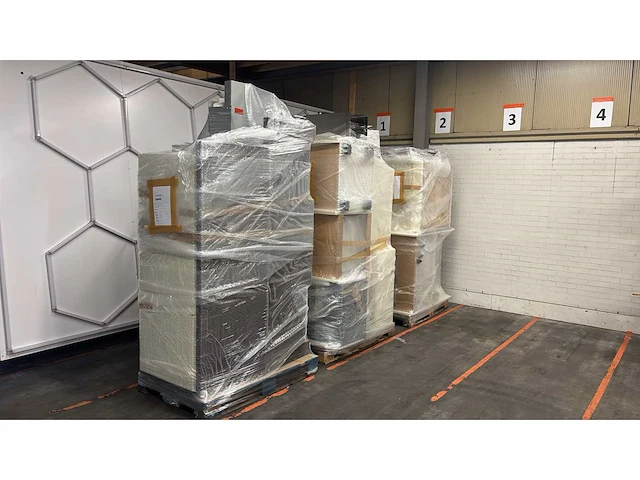 Keuken met apparatuur - afbeelding 7 van  9
