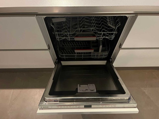 Keuken met apparatuur - afbeelding 7 van  24