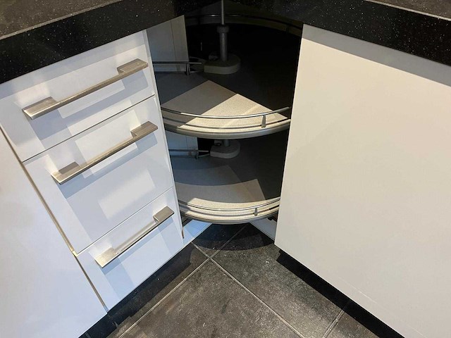 Keuken met apparatuur - afbeelding 7 van  35