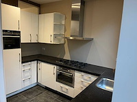 Keuken met apparatuur