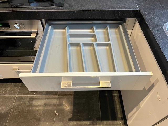 Keuken met apparatuur - afbeelding 15 van  35