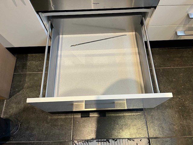 Keuken met apparatuur - afbeelding 16 van  35