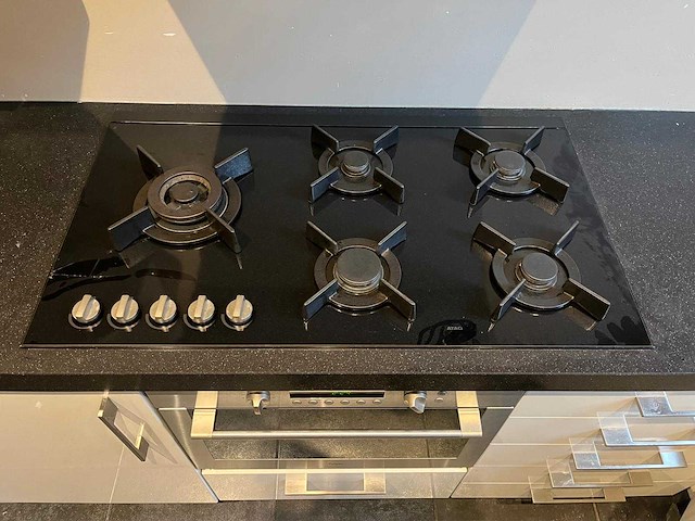 Keuken met apparatuur - afbeelding 19 van  35