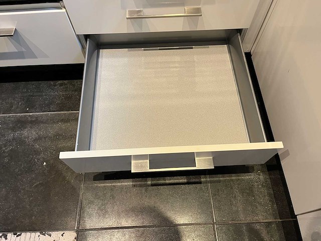 Keuken met apparatuur - afbeelding 20 van  35