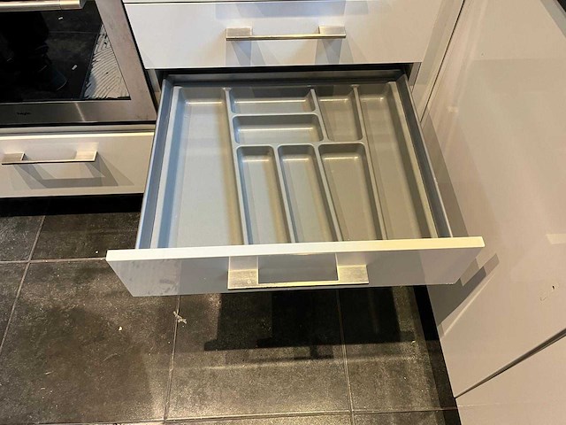 Keuken met apparatuur - afbeelding 21 van  35