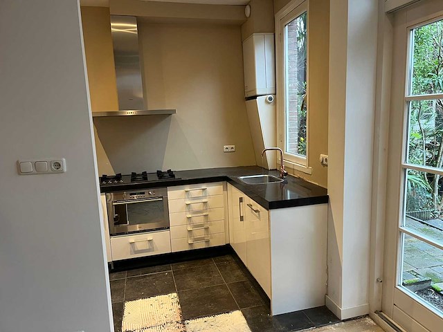 Keuken met apparatuur - afbeelding 12 van  35